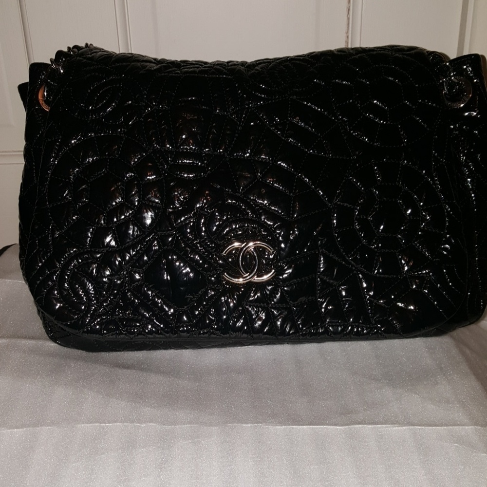 Chanel blk quilted flap shoulder bag